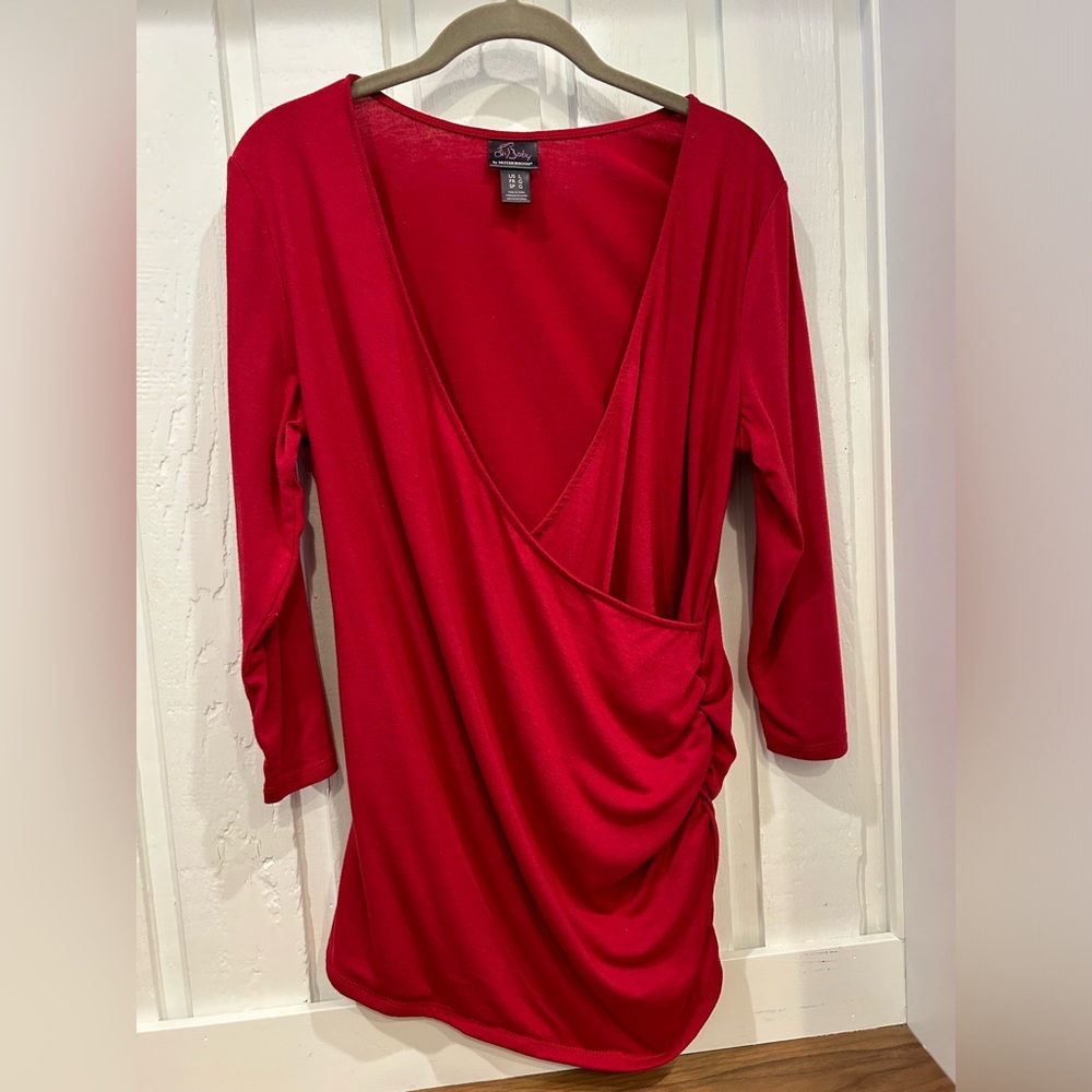 Red Nursing/Maternity Top ❤️